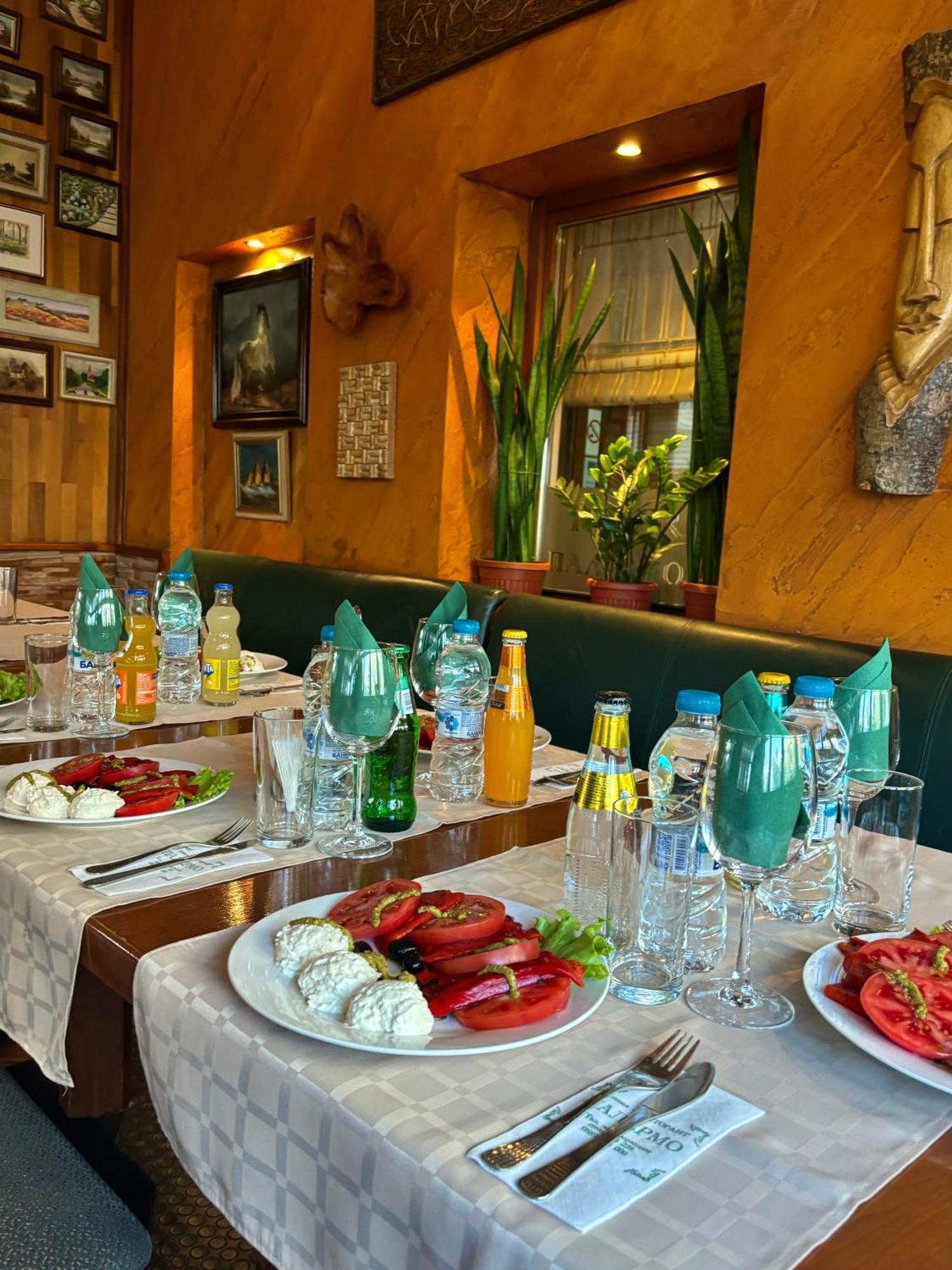 Family Hotel Palermo Тутракан Екстер'єр фото